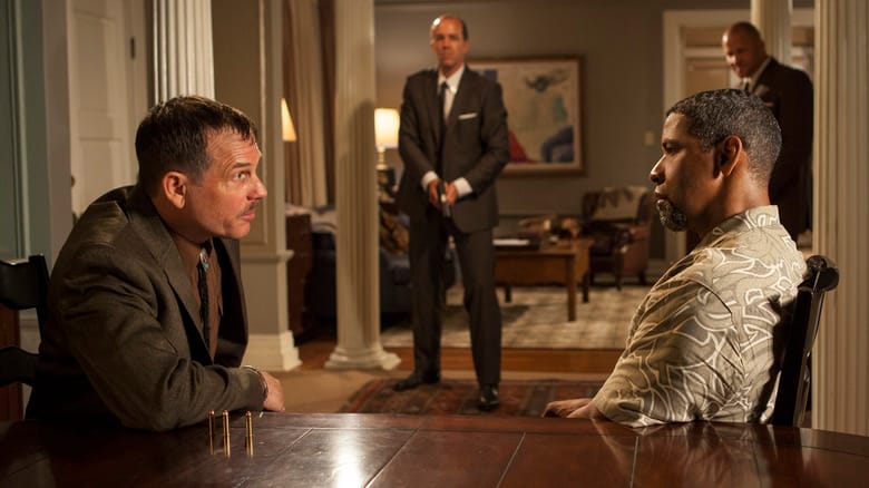 Earl talking to Bobby Beans in 2 Guns