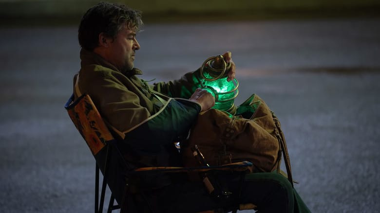 Lanterns - Hal Jordan charging his ring with green lantern
