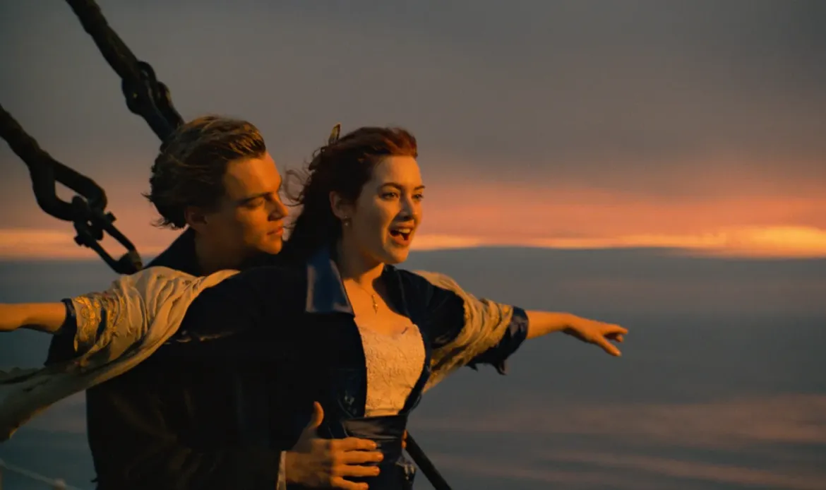 TITANIC, from left: Leonardo DiCaprio, Kate Winslet, 1997. TM & Copyright ©20th Century Fox Film Corp. All rights reserved./Courtesy Everett Collection