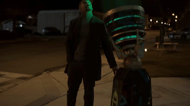 Aaron Pierre's John Stewart stands by a Green Lantern signal in Lanterns