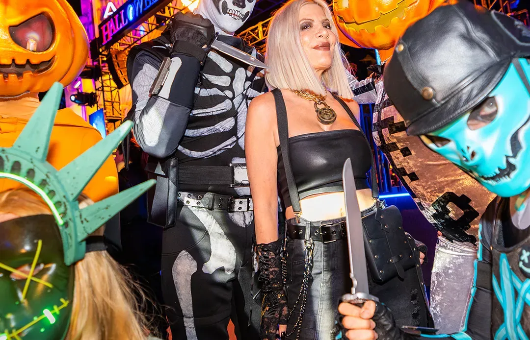 Tori Spelling and her family at Halloween Horror Nights.