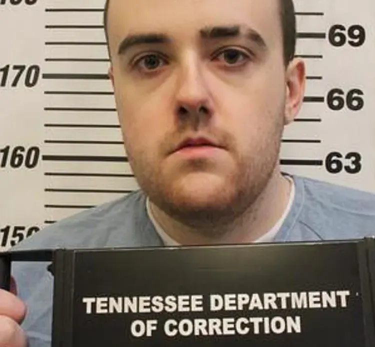 Tennessee inmate Jacob Morley escapes prison fence stolen truck found abandoned Illinois
