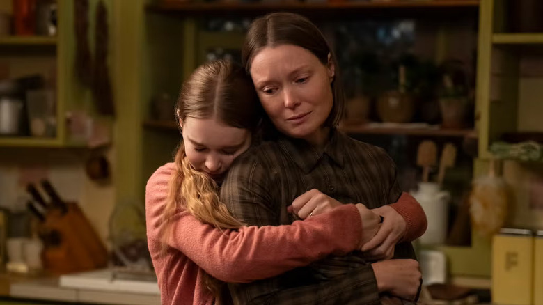 Carrie hugging Margaret in Carrie (2026)